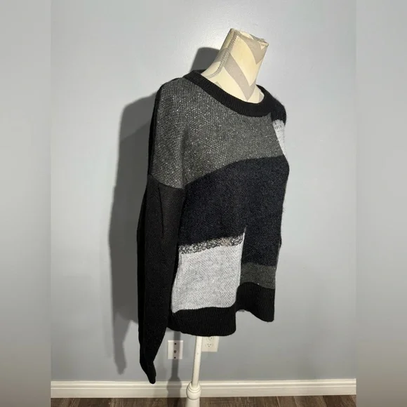 DKNY Women's Geometric Sweater - Black, Gray, and White - Picture 6 of 13